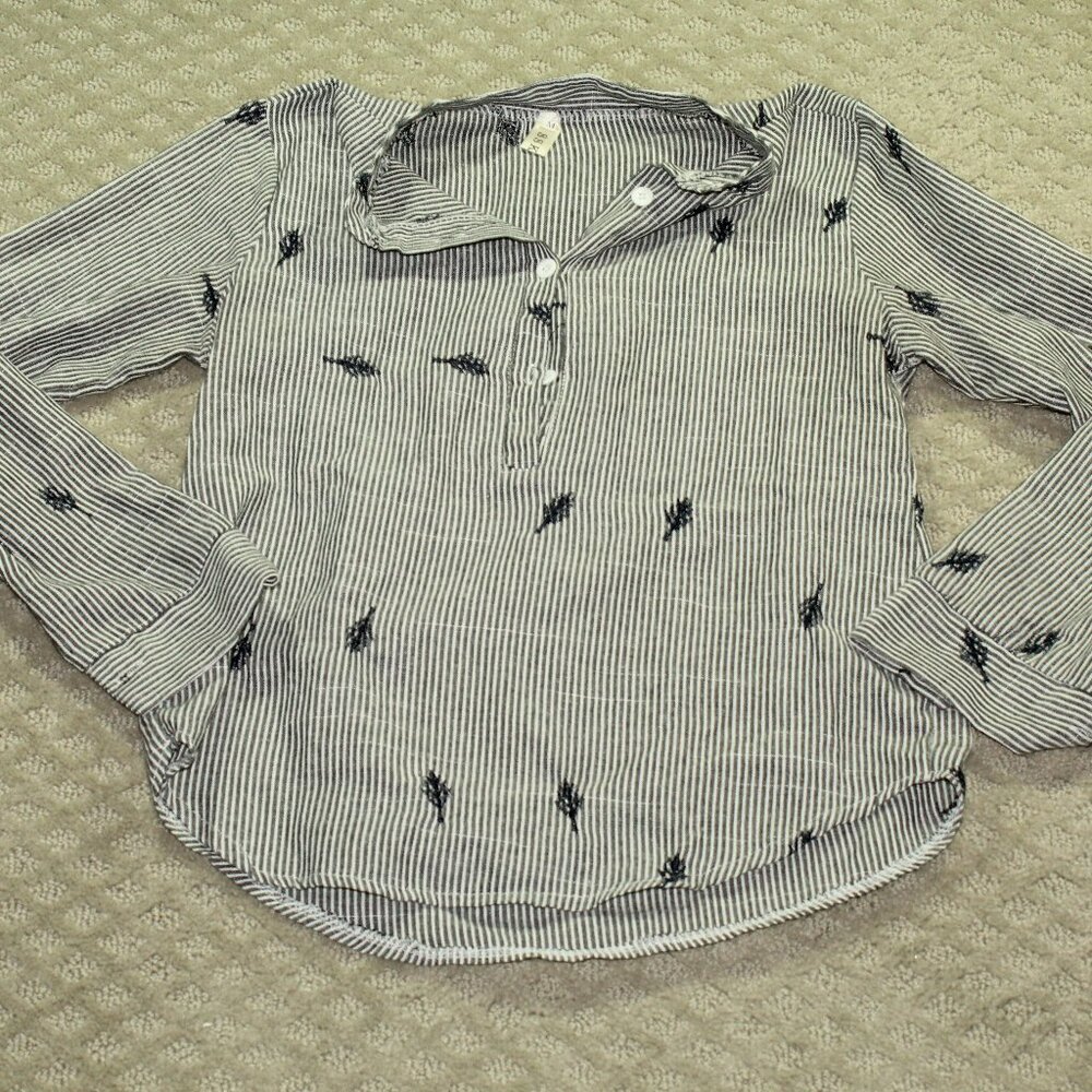 SSKNKN Women's M Navy Blue White Striped Long Sleeve 1/2 Button Down Shirt